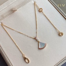 Bvlgari Divas Droomketting Parelmoer met Robijnen Roségoudprijs