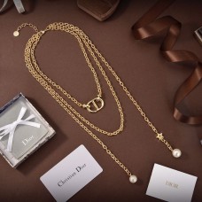 Christian Dior Dames CD Navy Initial CD Logo Witte Parelhangers Geelgouden ketting met meerdere schakels