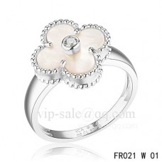 Van Cleef Alhambra-ring in wit goud met wit parelmoer