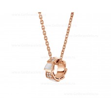 Bvlgari Serpenti Viper 18K roségouden ketting met parelmoerelementen en pavé-diamanten op de hanger