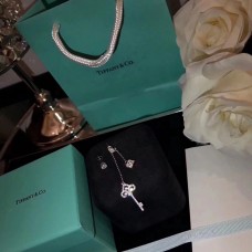 Tiffany Keys Enchant Tassel Asymmetrische oorbellen Sieraden VS