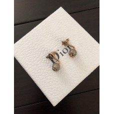 Dior Brass Asymmetrische Bee-Star CD Sferische hanger Dames diamanten oorbellen Prijslijst