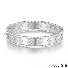 Van Cleef Arpels Perlee Clover-armband in wit goud met diamant-klein model