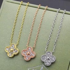 Van Cleef Arpels Magische Alhambra-hanger met diamant