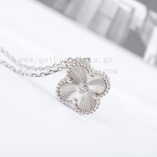 Van Cleef Arpels Alhambra hanger zilvermotieven met diamant